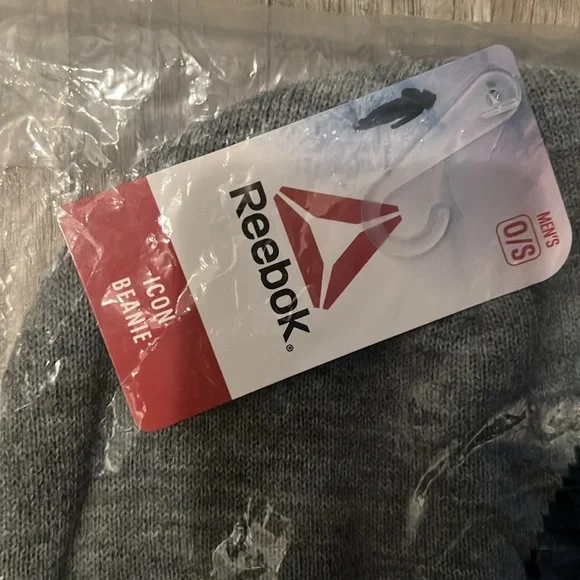Men’s Reebok Icon Knit Beanie - Picture 4 of 4